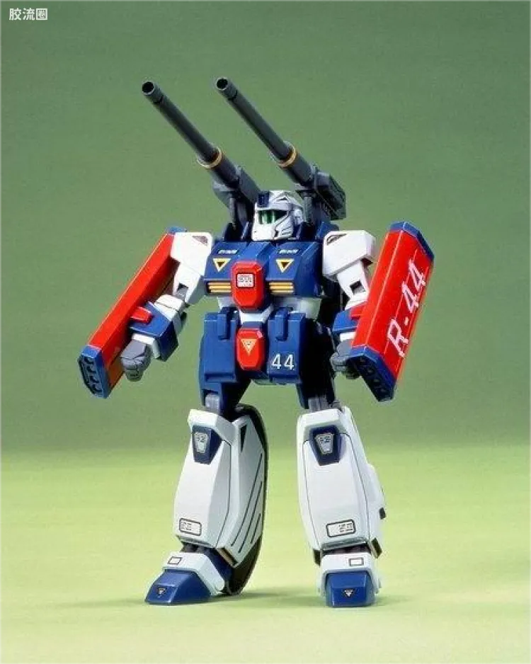 04 RXR-44 钢坦克R-44
