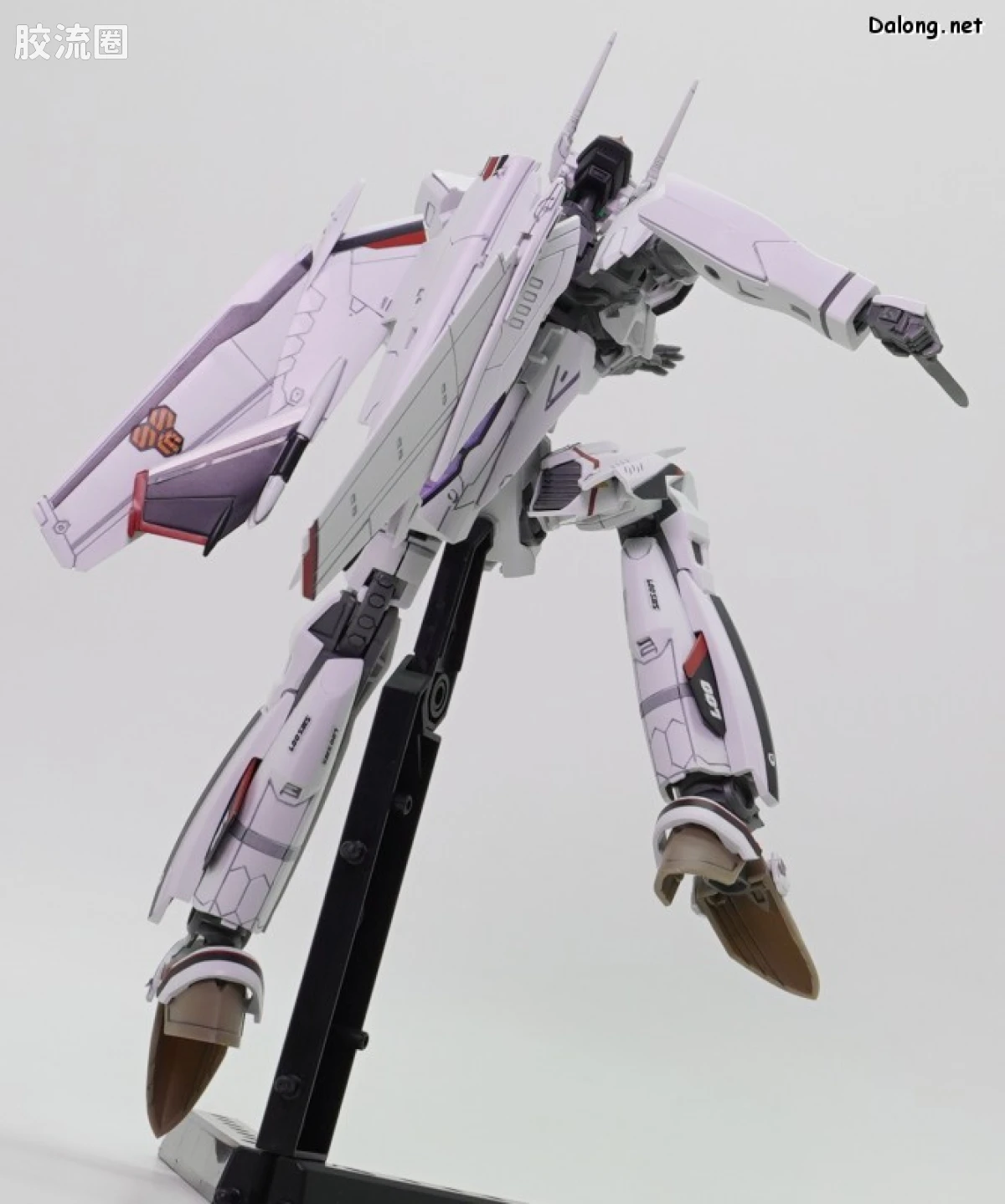 万代超时空要塞系列拼装模型 HG 1/100系列 VF-25F 弥赛亚女武神（早乙女阿尔特机） - 图片