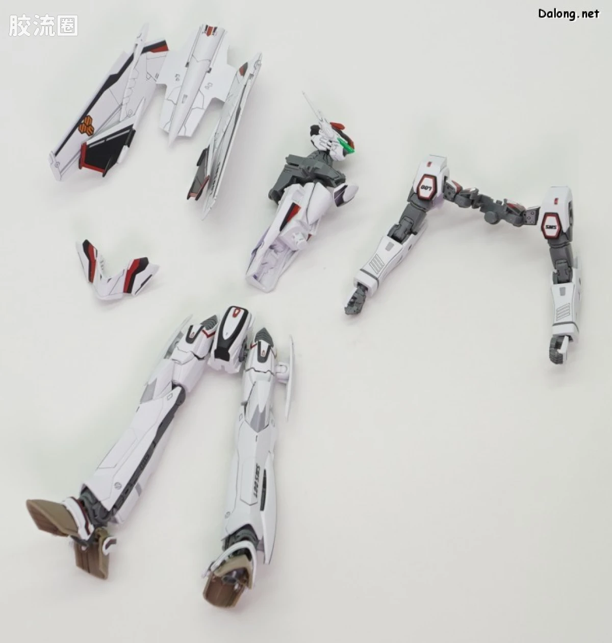 万代超时空要塞系列拼装模型 HG 1/100系列 VF-25F 弥赛亚女武神（早乙女阿尔特机） - 图片