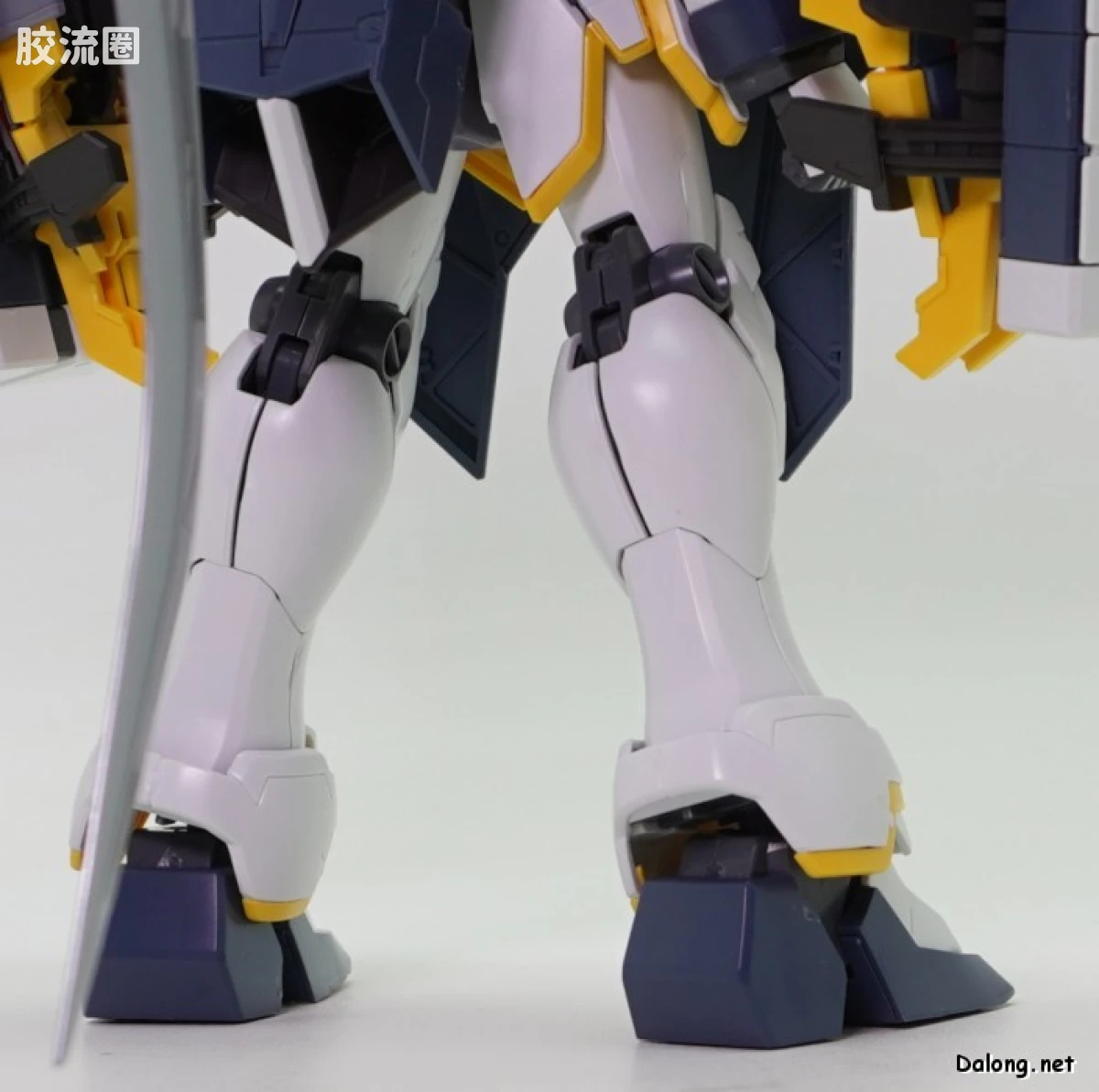 MG 网络限定版 沙漠高达EW(犰狳蜥蜴装备) - 图片