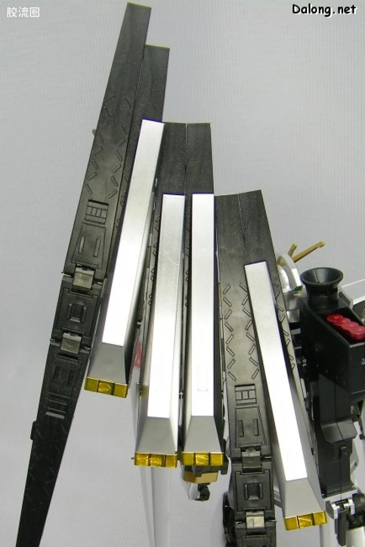 HGUC 特别版 ν高达 金属涂层Ver. - 图片