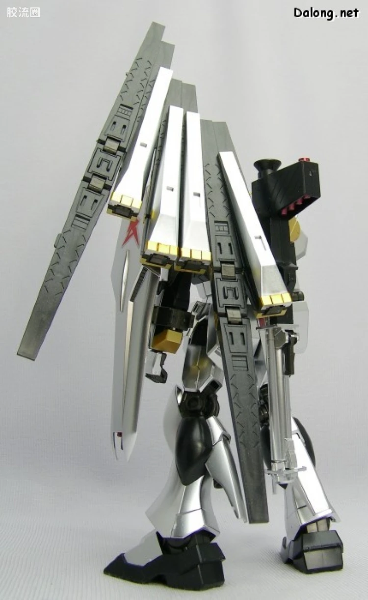 HGUC 特别版 ν高达 金属涂层Ver. - 图片