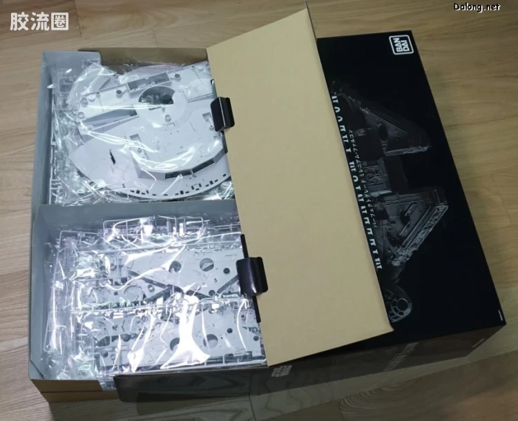 万代 星球大战系列拼装模型 载具系列 1/72 千年隼 - 图片