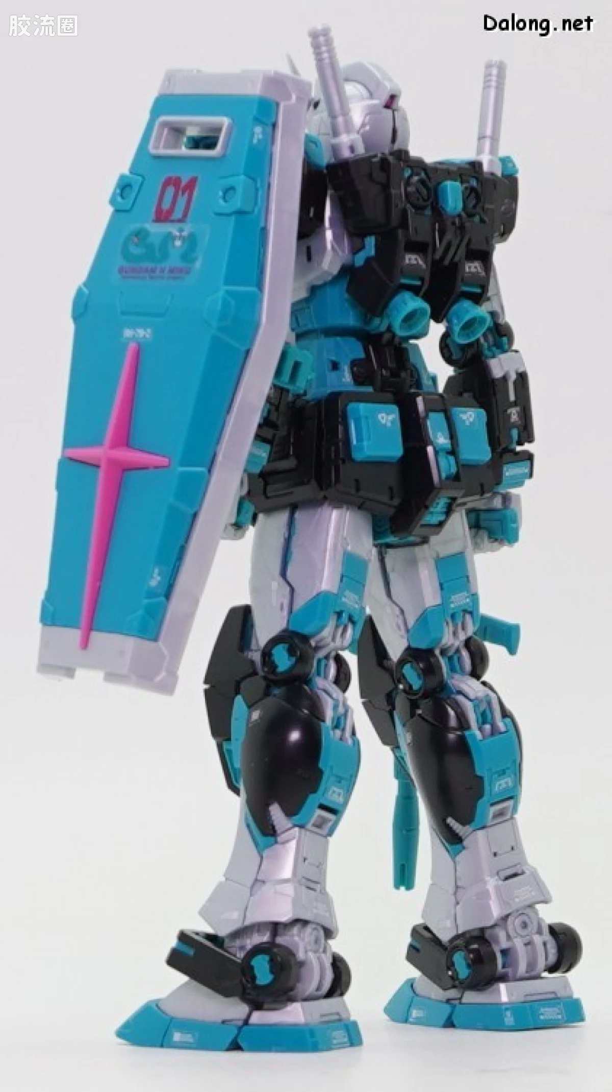 RG 网络限定版 RX-78-2 高达 Ver.2.0 [初音未来Ver.] - 图片
