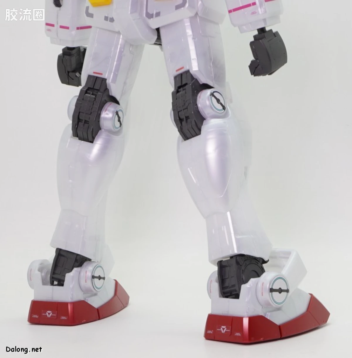 MEGA SIZE系列 限定及特别版 RX-78-2高达 金属光泽注塑Ver. - 图片