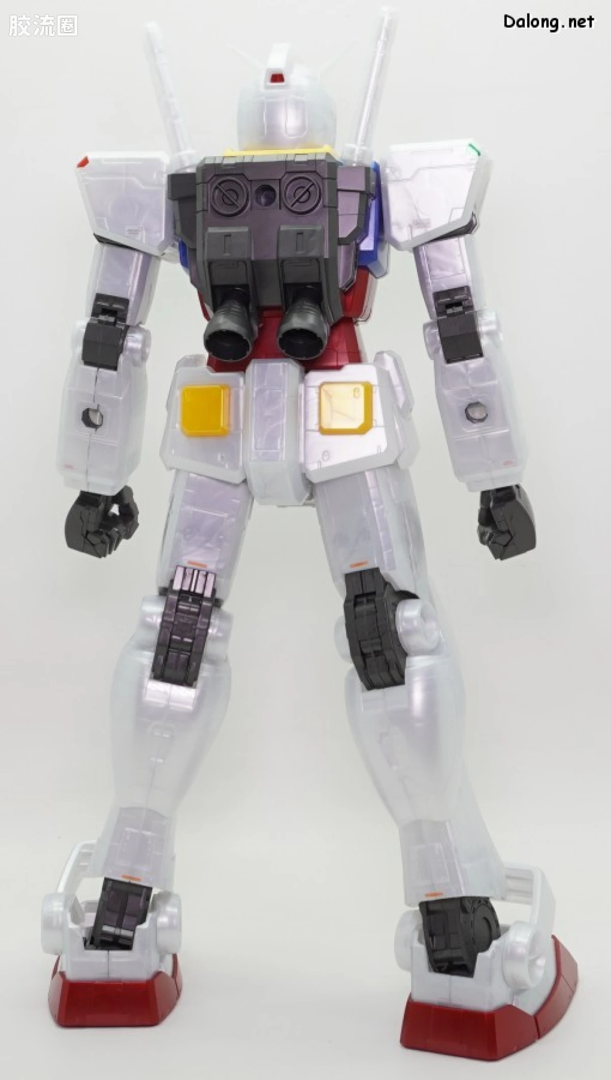 MEGA SIZE系列 限定及特别版 RX-78-2高达 金属光泽注塑Ver. - 图片