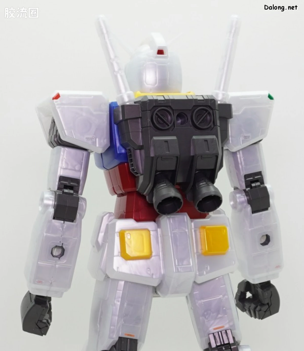 MEGA SIZE系列 限定及特别版 RX-78-2高达 金属光泽注塑Ver. - 图片