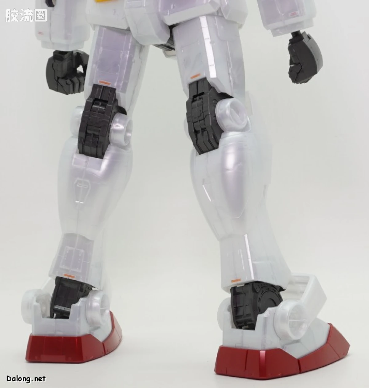 MEGA SIZE系列 限定及特别版 RX-78-2高达 金属光泽注塑Ver. - 图片