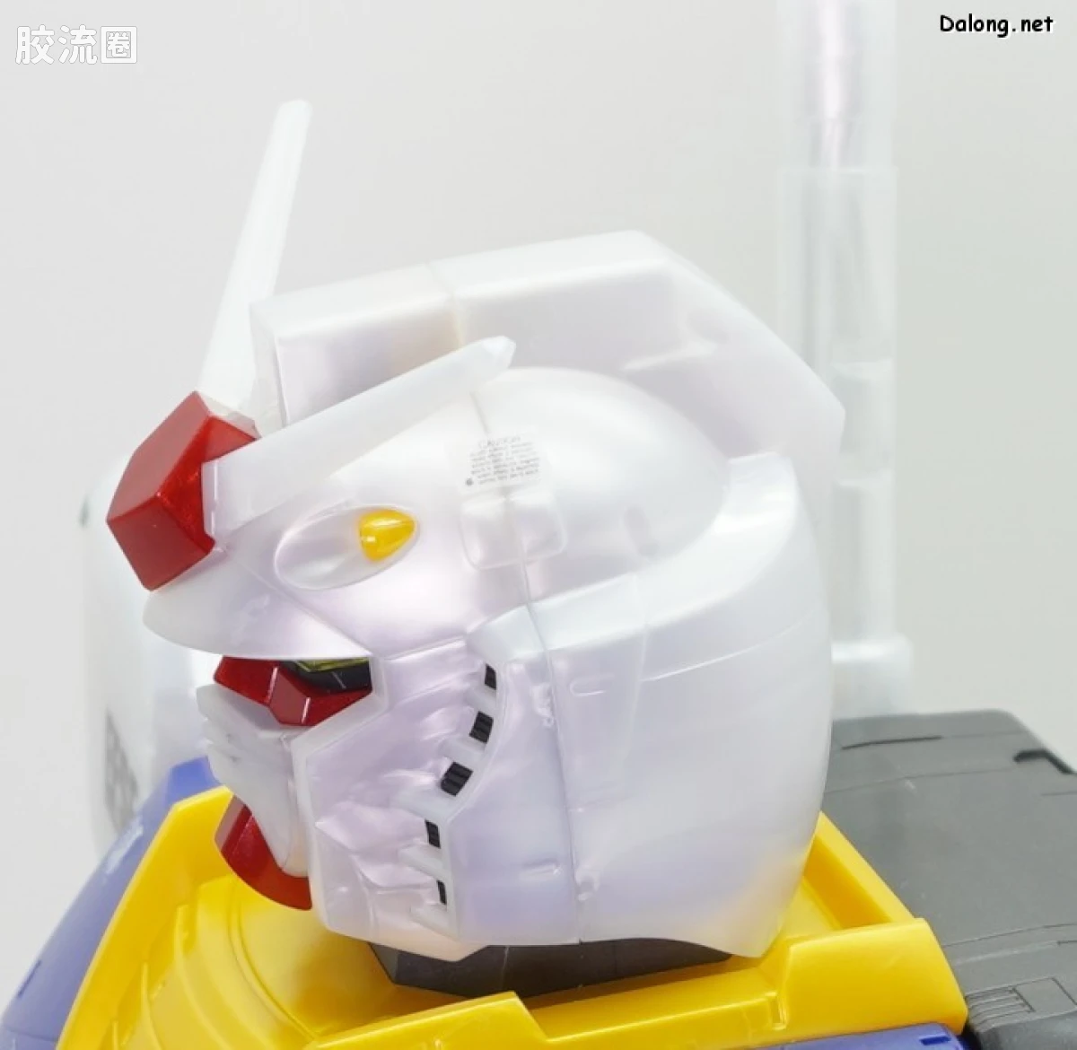 MEGA SIZE系列 限定及特别版 RX-78-2高达 金属光泽注塑Ver. - 图片