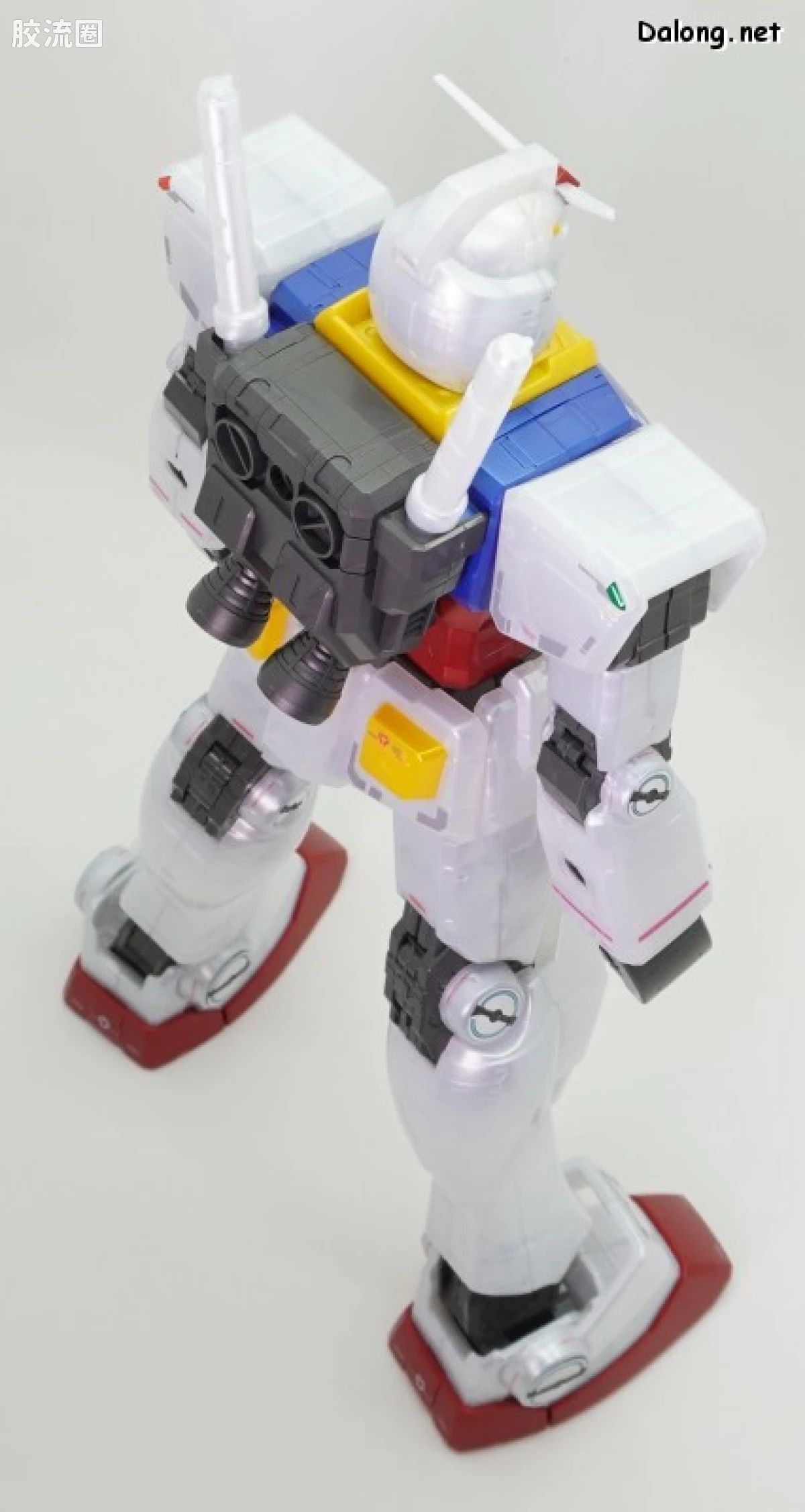 MEGA SIZE系列 限定及特别版 RX-78-2高达 金属光泽注塑Ver. - 图片