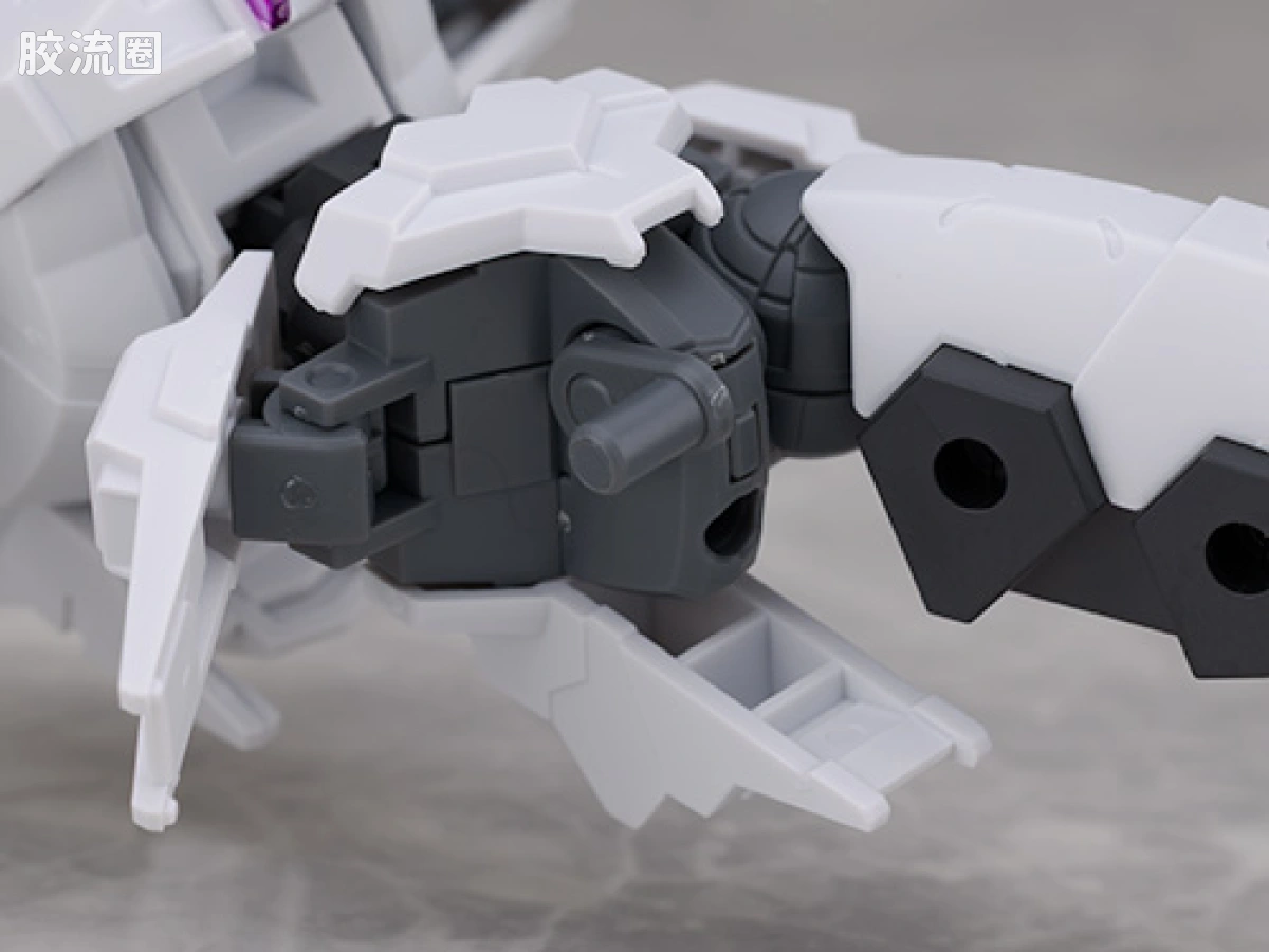 30MM 1/144 雷维尼克斯 73 EXM-X20A 雷尼维克斯(型号A) - 图片