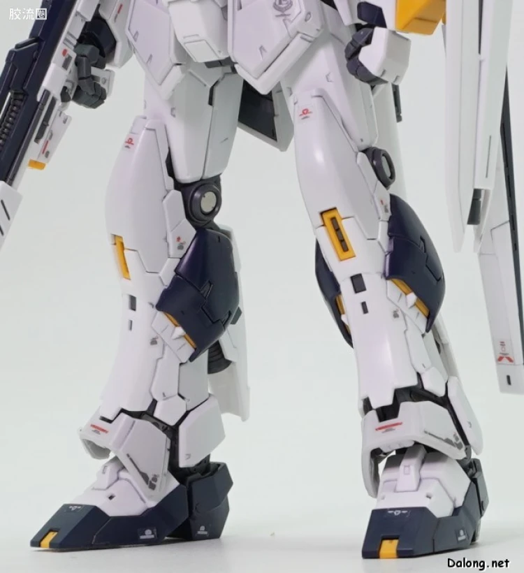 RG 普通版 32 RX-93 ν高达（牛高达） - 图片