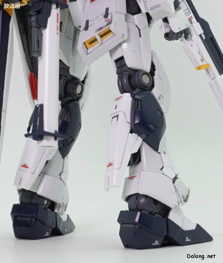 RG 普通版 32 RX-93 ν高达（牛高达） - 图片