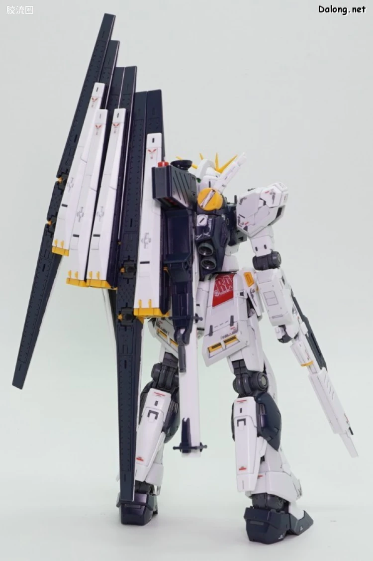 RG 普通版 32 RX-93 ν高达（牛高达） - 图片