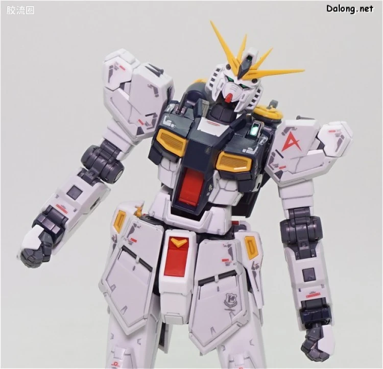 RG 普通版 32 RX-93 ν高达（牛高达） - 图片