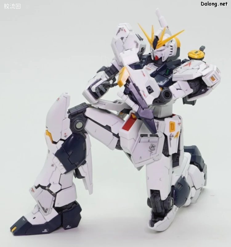 RG 普通版 32 RX-93 ν高达（牛高达） - 图片