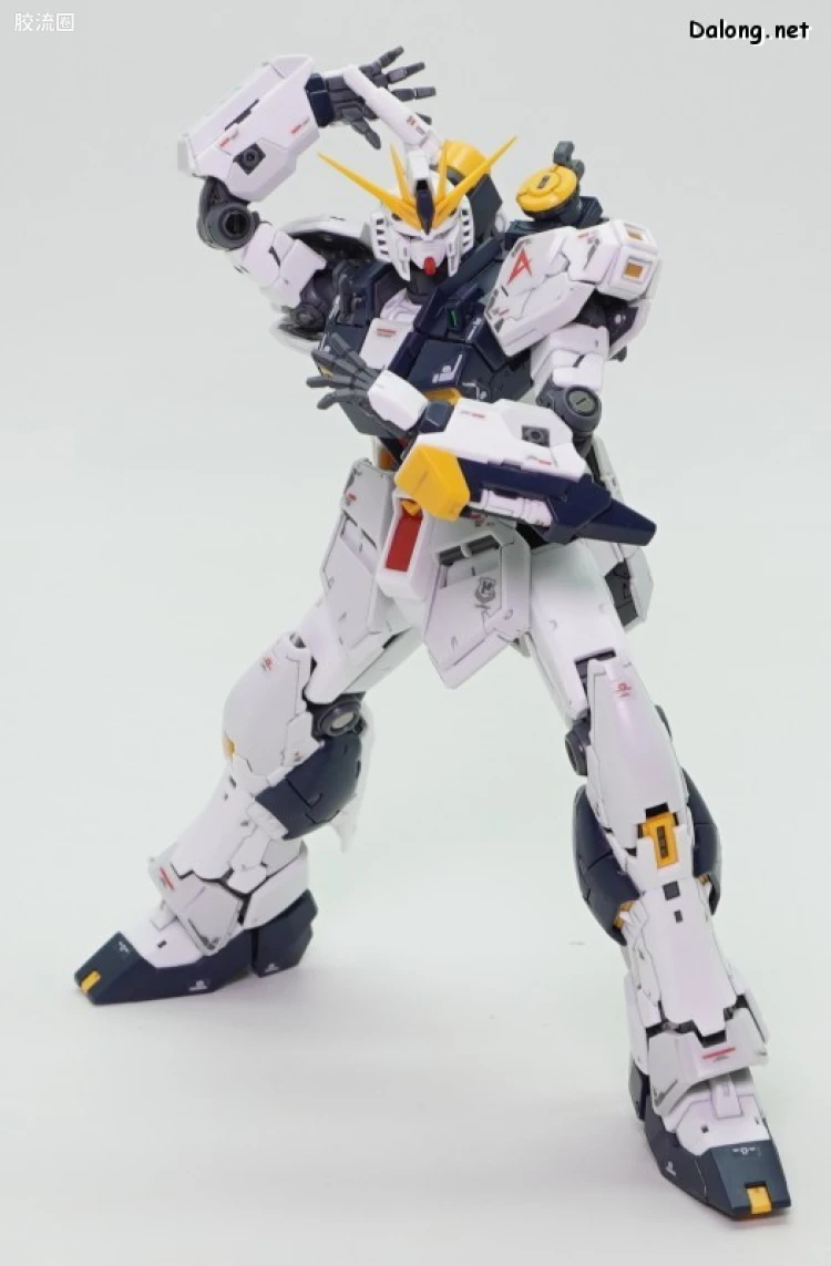 RG 普通版 32 RX-93 ν高达（牛高达） - 图片