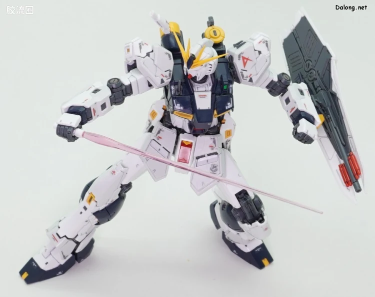 RG 普通版 32 RX-93 ν高达（牛高达） - 图片
