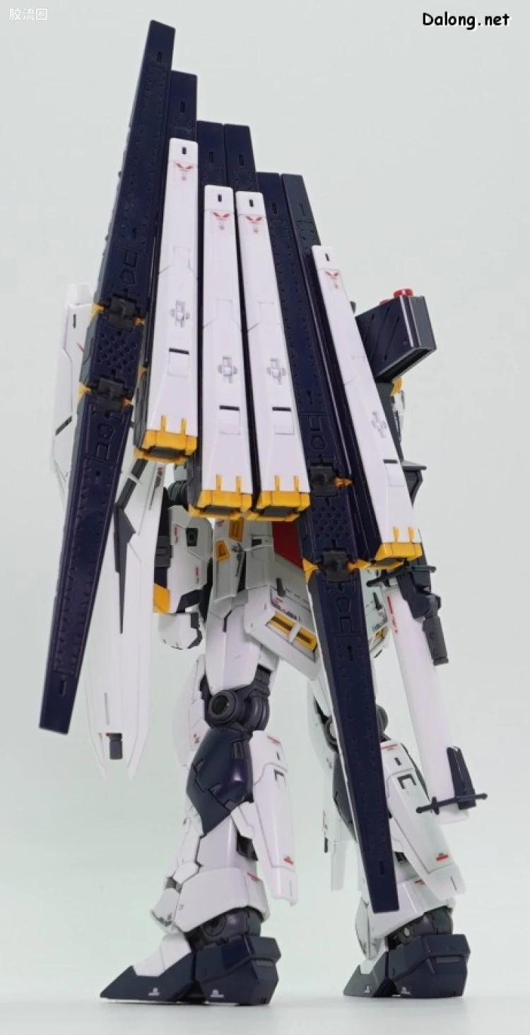 RG 普通版 32 RX-93 ν高达（牛高达） - 图片