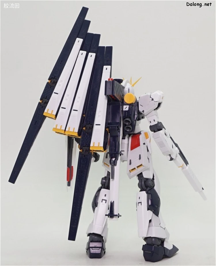 RG 普通版 32 RX-93 ν高达（牛高达） - 图片