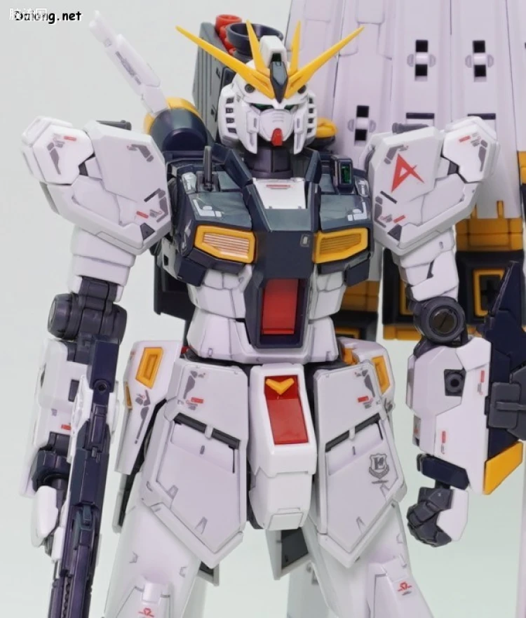 RG 普通版 32 RX-93 ν高达（牛高达） - 图片
