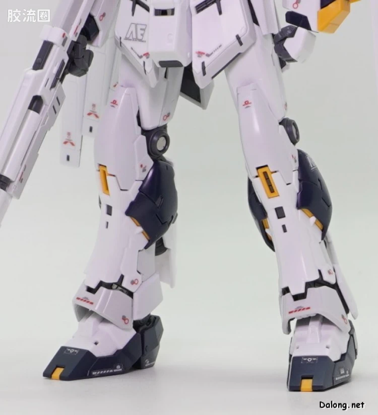RG 其他限定版 RX-93 ν高达(双翼状浮游炮装备型) - 图片