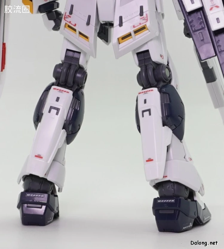 RG 其他限定版 RX-93 ν高达(双翼状浮游炮装备型) - 图片