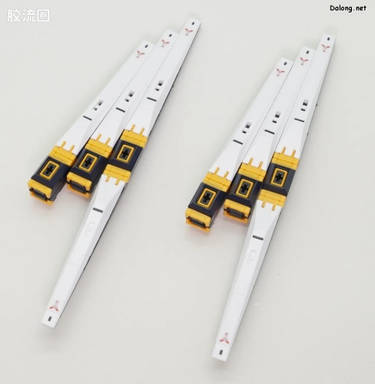 RG 其他限定版 RX-93 ν高达(双翼状浮游炮装备型) - 图片
