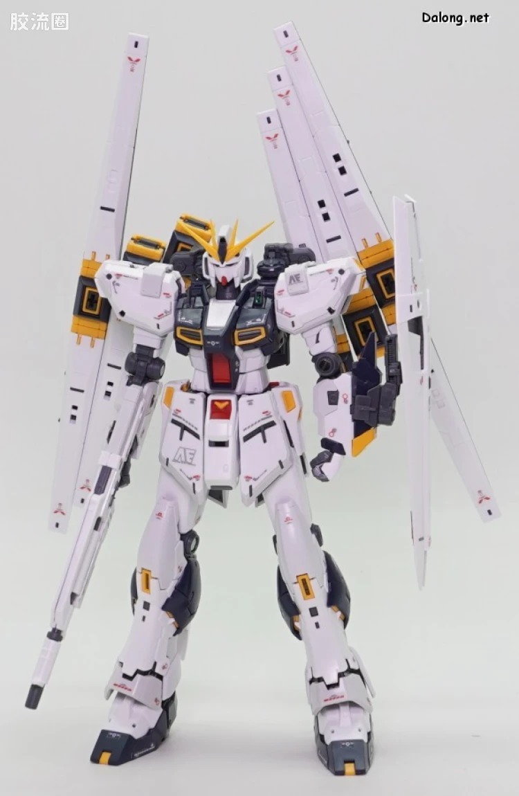 RG 其他限定版 RX-93 ν高达(双翼状浮游炮装备型) - 图片