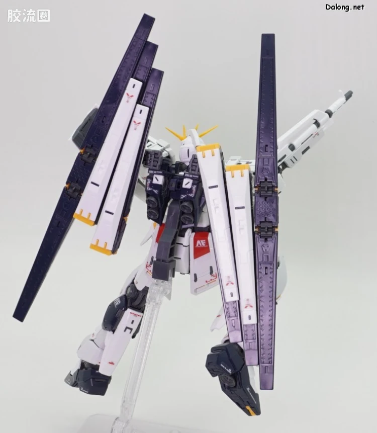 RG 其他限定版 RX-93 ν高达(双翼状浮游炮装备型) - 图片