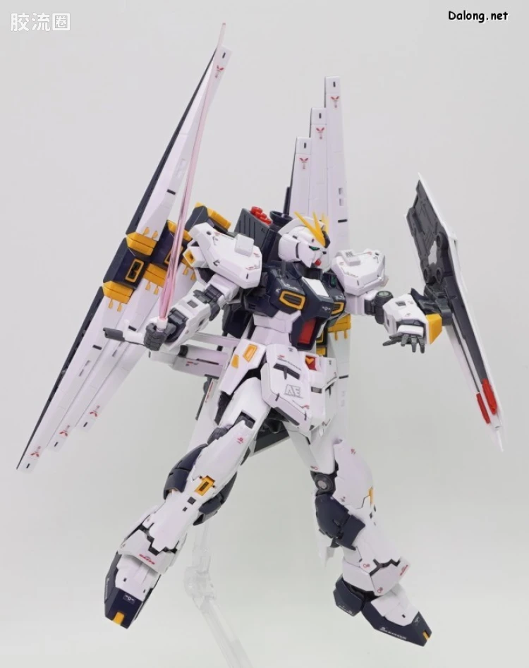 RG 其他限定版 RX-93 ν高达(双翼状浮游炮装备型) - 图片