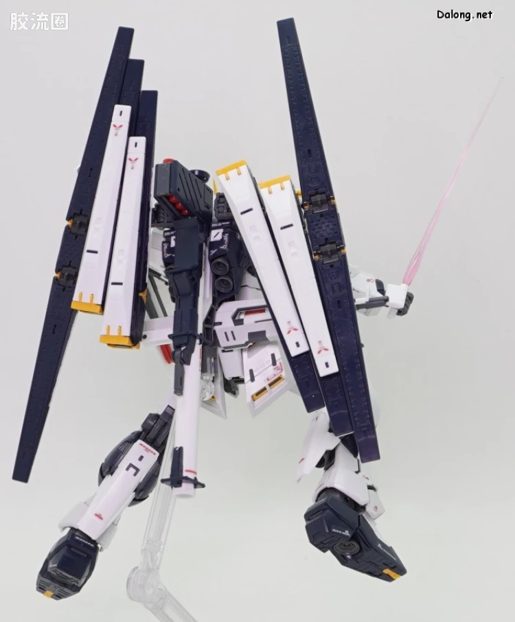 RG 其他限定版 RX-93 ν高达(双翼状浮游炮装备型) - 图片