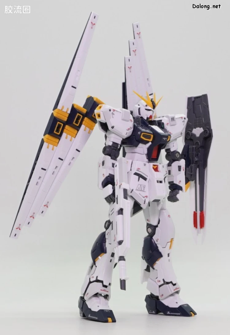 RG 其他限定版 RX-93 ν高达(双翼状浮游炮装备型) - 图片