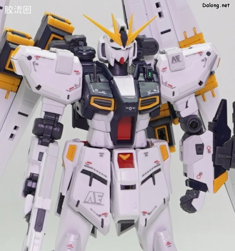 RG 其他限定版 RX-93 ν高达(双翼状浮游炮装备型) - 图片