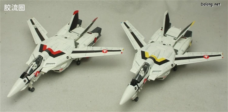 万代超时空要塞系列拼装模型 1比72 VF-1S Valkyrie 福克机 - 图片