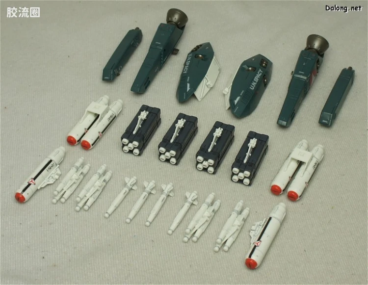 万代超时空要塞系列拼装模型 1比72 VF-1 Valkyrie用 Super Part Set - 图片