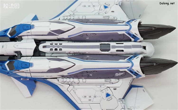 万代超时空要塞系列拼装模型 1比72 VF-31J 齐格弗里德(疾风机) - 图片