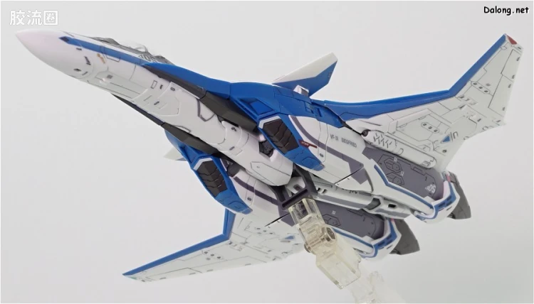 万代超时空要塞系列拼装模型 1比72 VF-31J 齐格弗里德(疾风机) - 图片