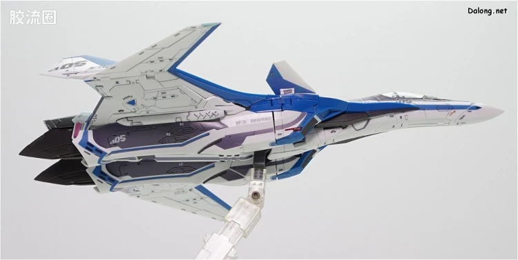 万代超时空要塞系列拼装模型 1比72 VF-31J 齐格弗里德(疾风机) - 图片