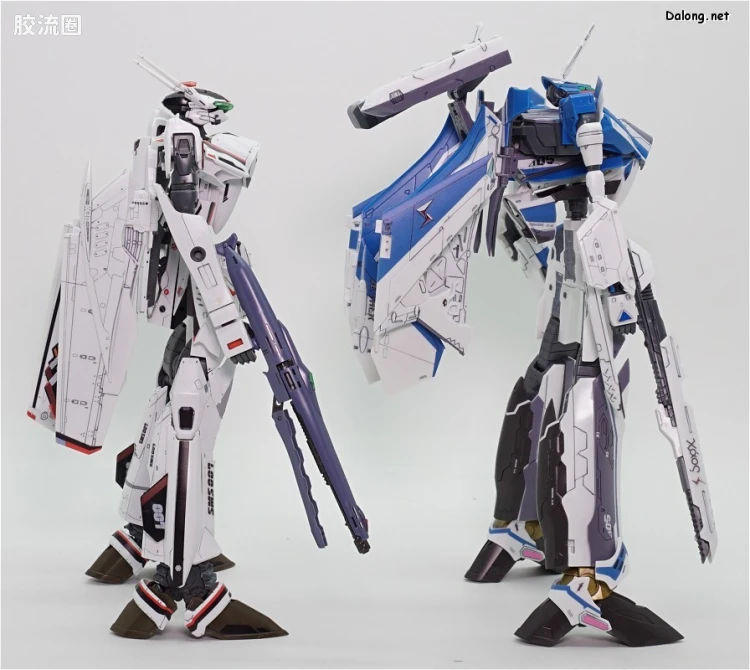 万代超时空要塞系列拼装模型 1比72 VF-31J 齐格弗里德(疾风机) - 图片
