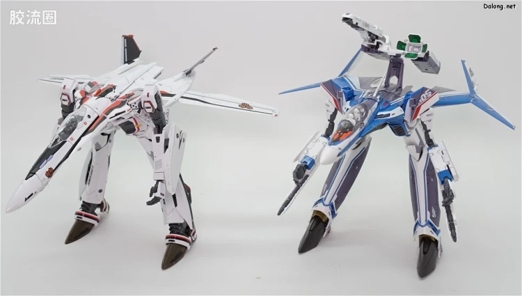 万代超时空要塞系列拼装模型 1比72 VF-31J 齐格弗里德(疾风机) - 图片