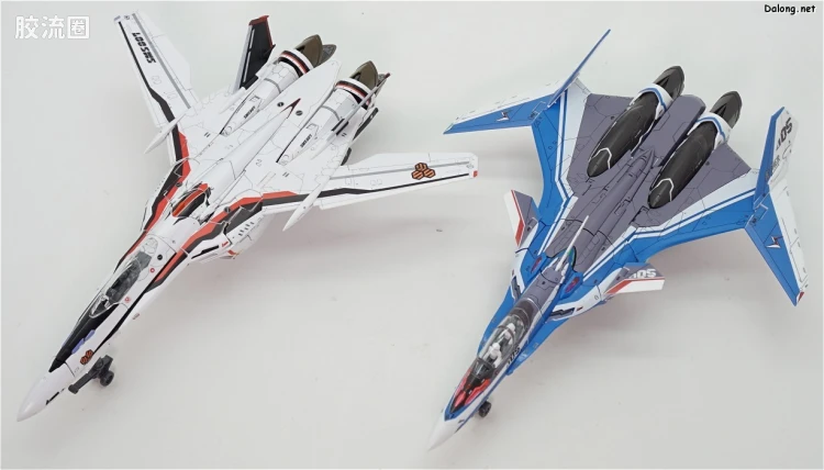 万代超时空要塞系列拼装模型 1比72 VF-31J 齐格弗里德(疾风机) - 图片