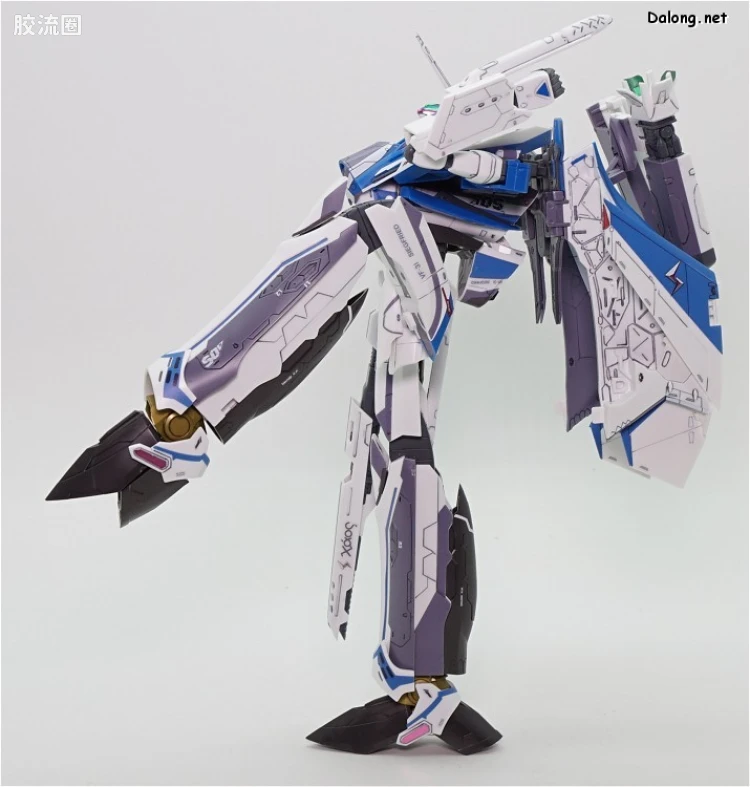 万代超时空要塞系列拼装模型 1比72 VF-31J 齐格弗里德(疾风机) - 图片