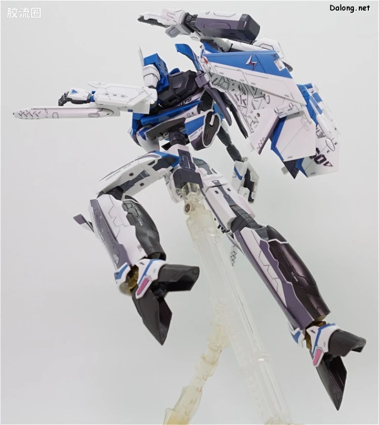 万代超时空要塞系列拼装模型 1比72 VF-31J 齐格弗里德(疾风机) - 图片