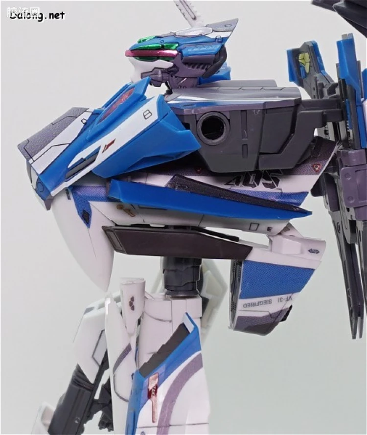 万代超时空要塞系列拼装模型 1比72 VF-31J 齐格弗里德(疾风机) - 图片