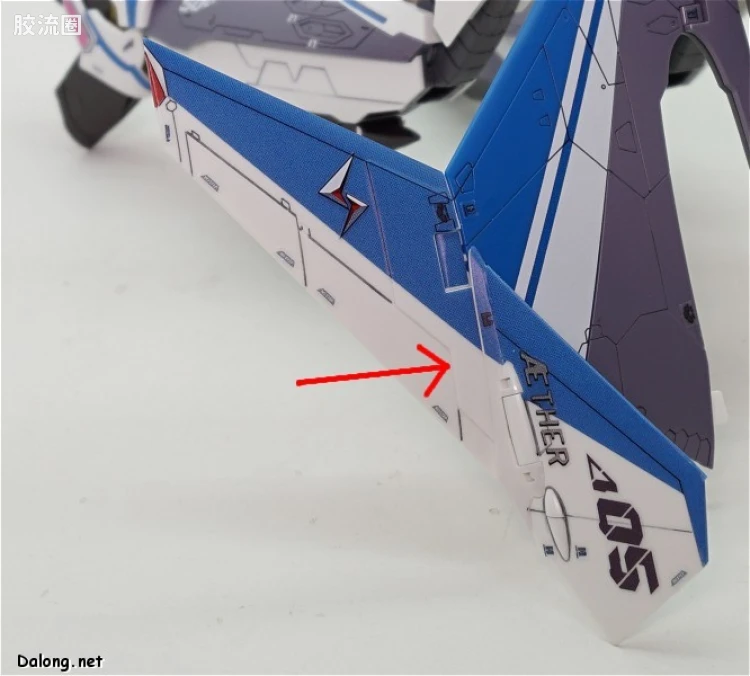 万代超时空要塞系列拼装模型 1比72 VF-31J 齐格弗里德(疾风机) - 图片