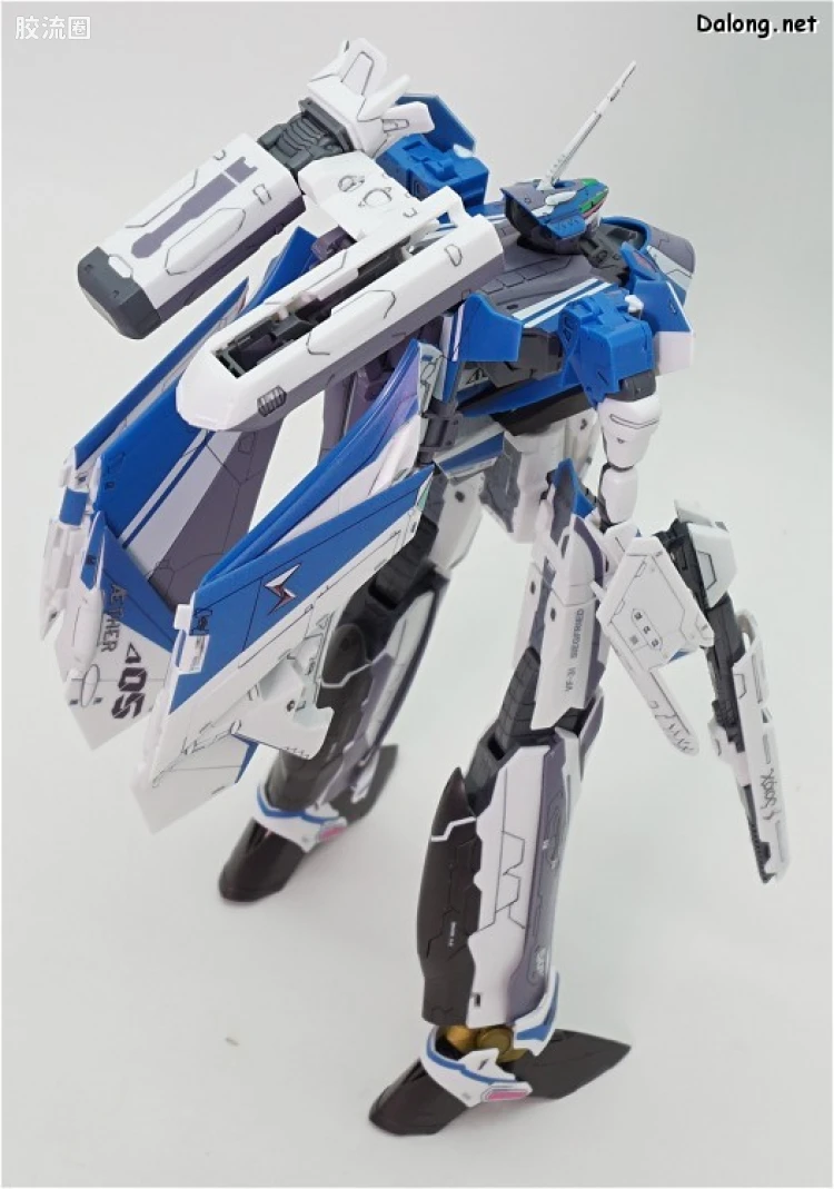 万代超时空要塞系列拼装模型 1比72 VF-31J 齐格弗里德(疾风机) - 图片