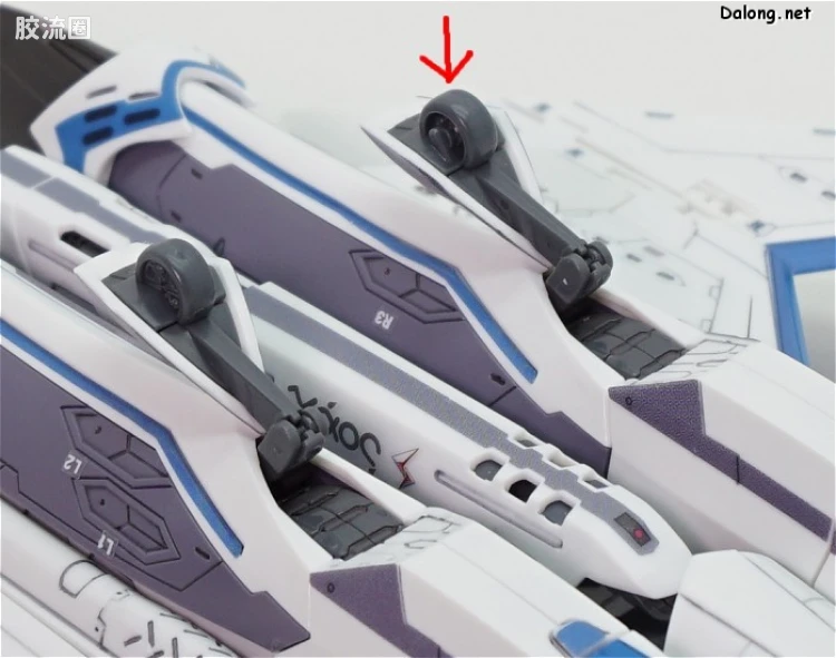 万代超时空要塞系列拼装模型 1比72 VF-31J 齐格弗里德(疾风机) - 图片