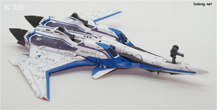 万代超时空要塞系列拼装模型 1比72 VF-31J 齐格弗里德(疾风机) - 图片