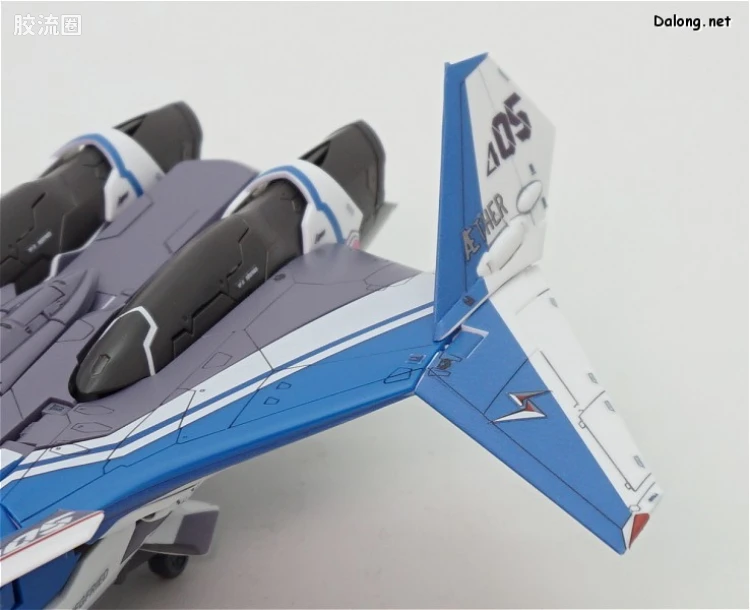 万代超时空要塞系列拼装模型 1比72 VF-31J 齐格弗里德(疾风机) - 图片